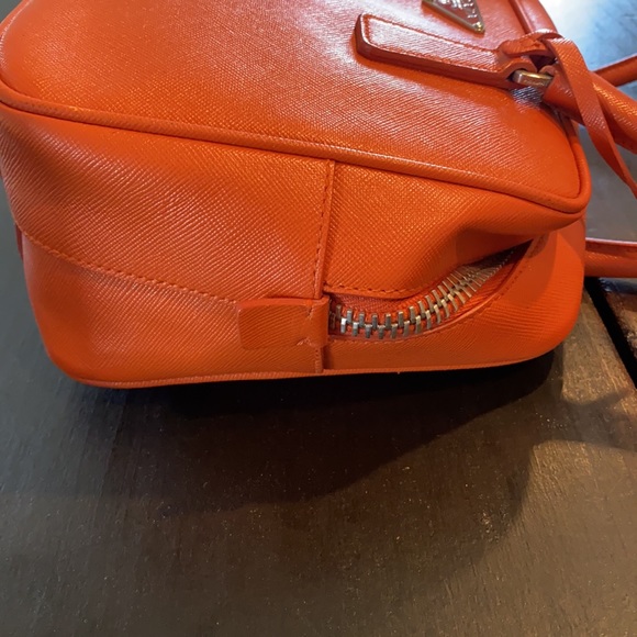 Prada Bauletto Saffiano Orange Meduim - Picture 3 of 12